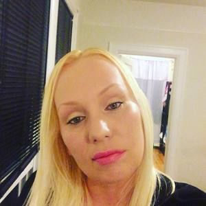 Meet your Posher, Angelika